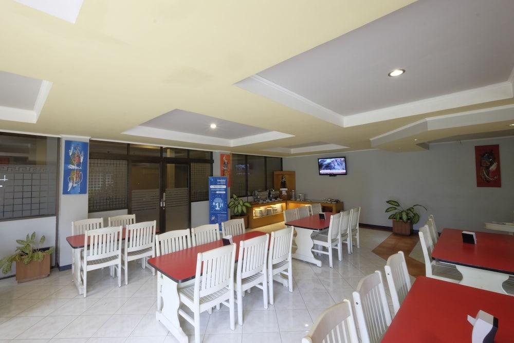 The Yani Hotel Bali Pesanggaran Luaran gambar