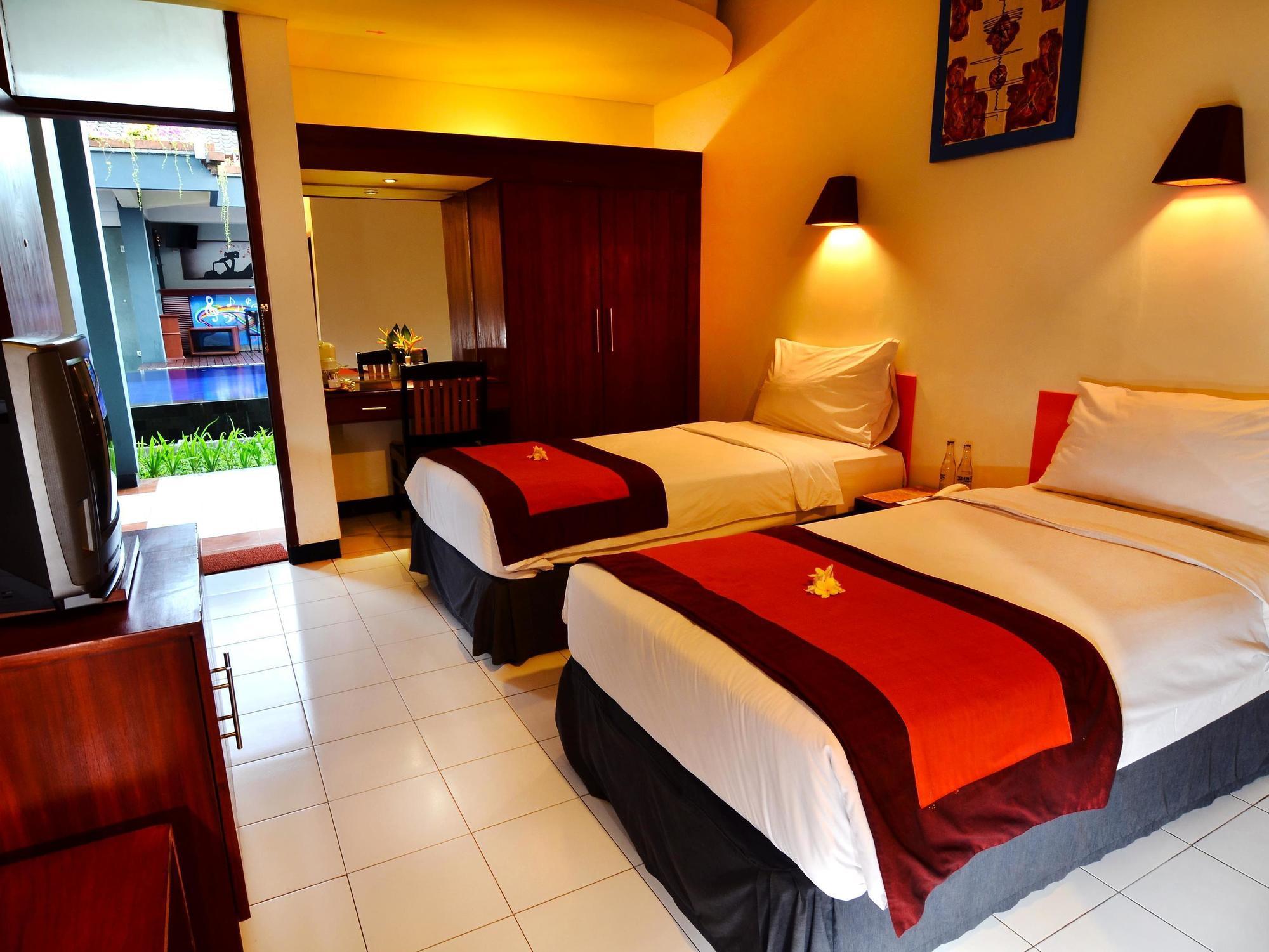 The Yani Hotel Bali Pesanggaran Luaran gambar