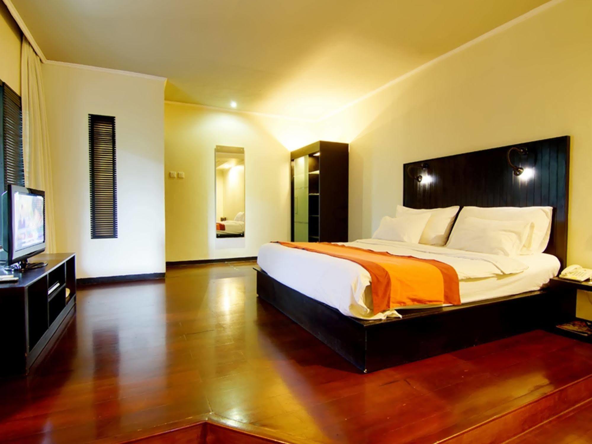 The Yani Hotel Bali Pesanggaran Luaran gambar